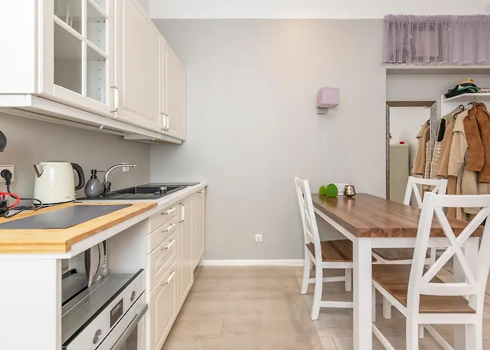 Main Street Self Check In 24/7 By H&h